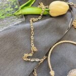 Elegant Pearl Handle Floral Clutch Bag for Women - Image 12